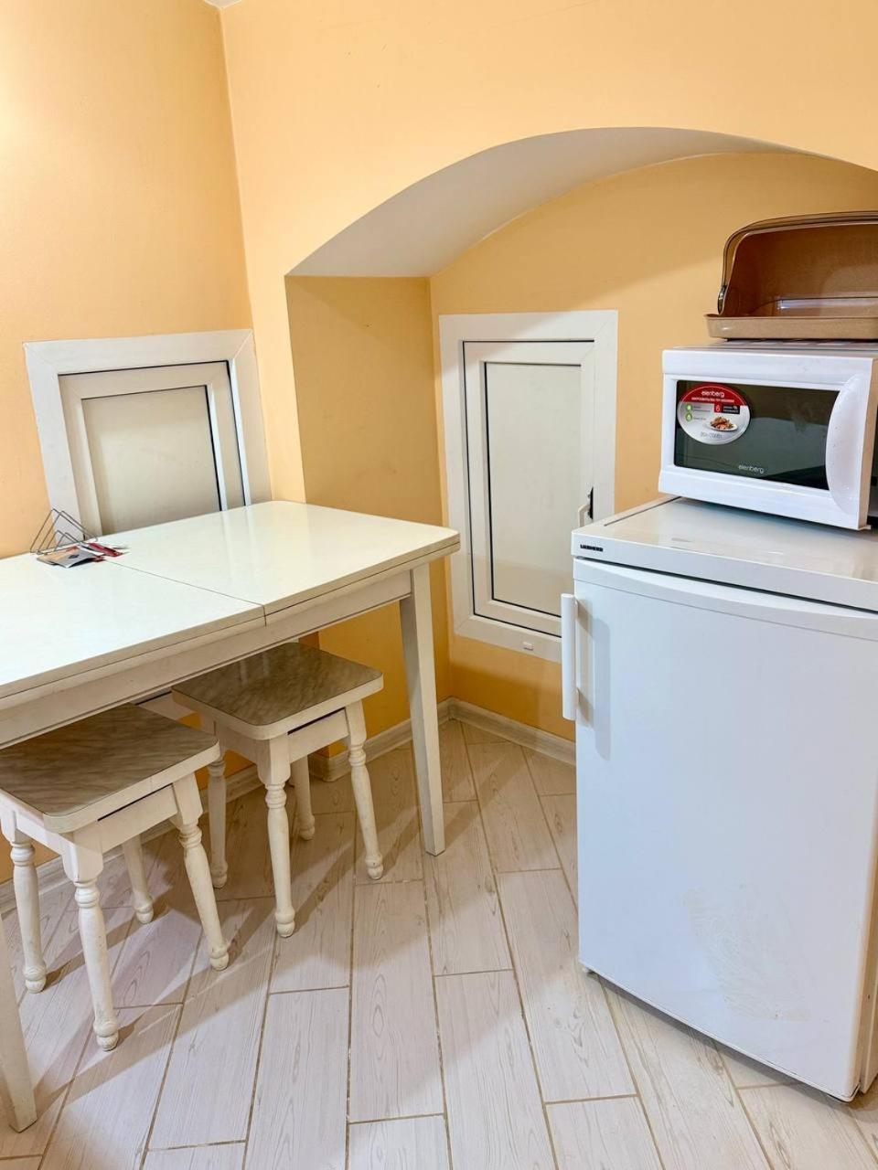 Lavender Night Apartments Çernivtsi Dış mekan fotoğraf